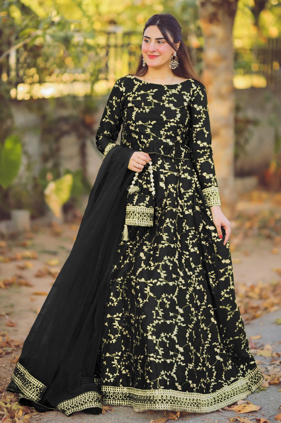 4 Piece Embroidered Top With Long Flare Embroidery Skirt And Four Side Border Embroidered Dupatta With Eidi Potli