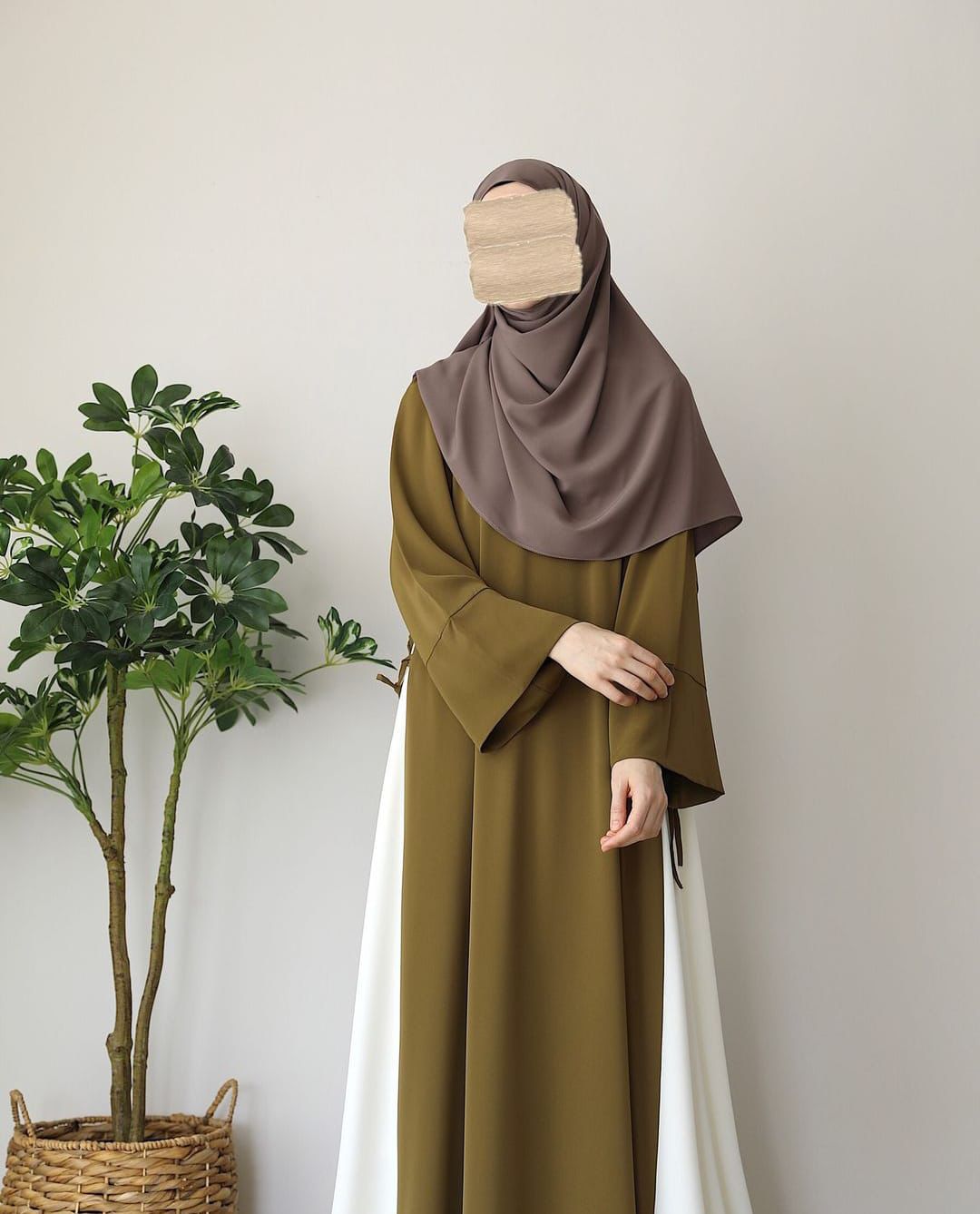 Gold Abaya With Staller