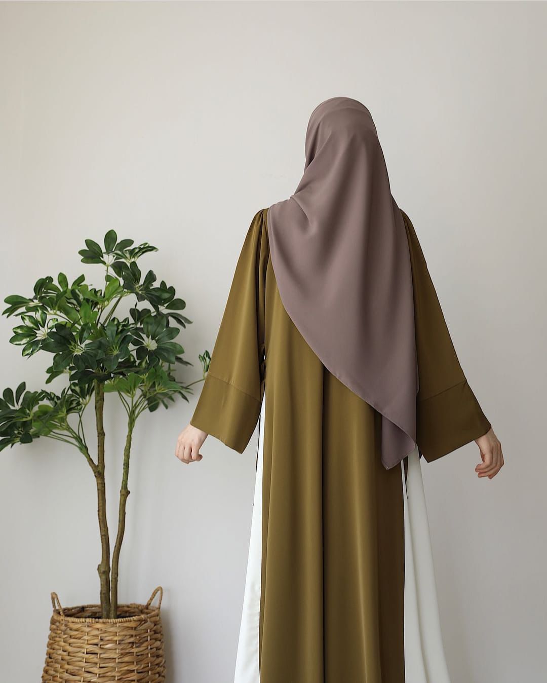 Gold Abaya With Staller